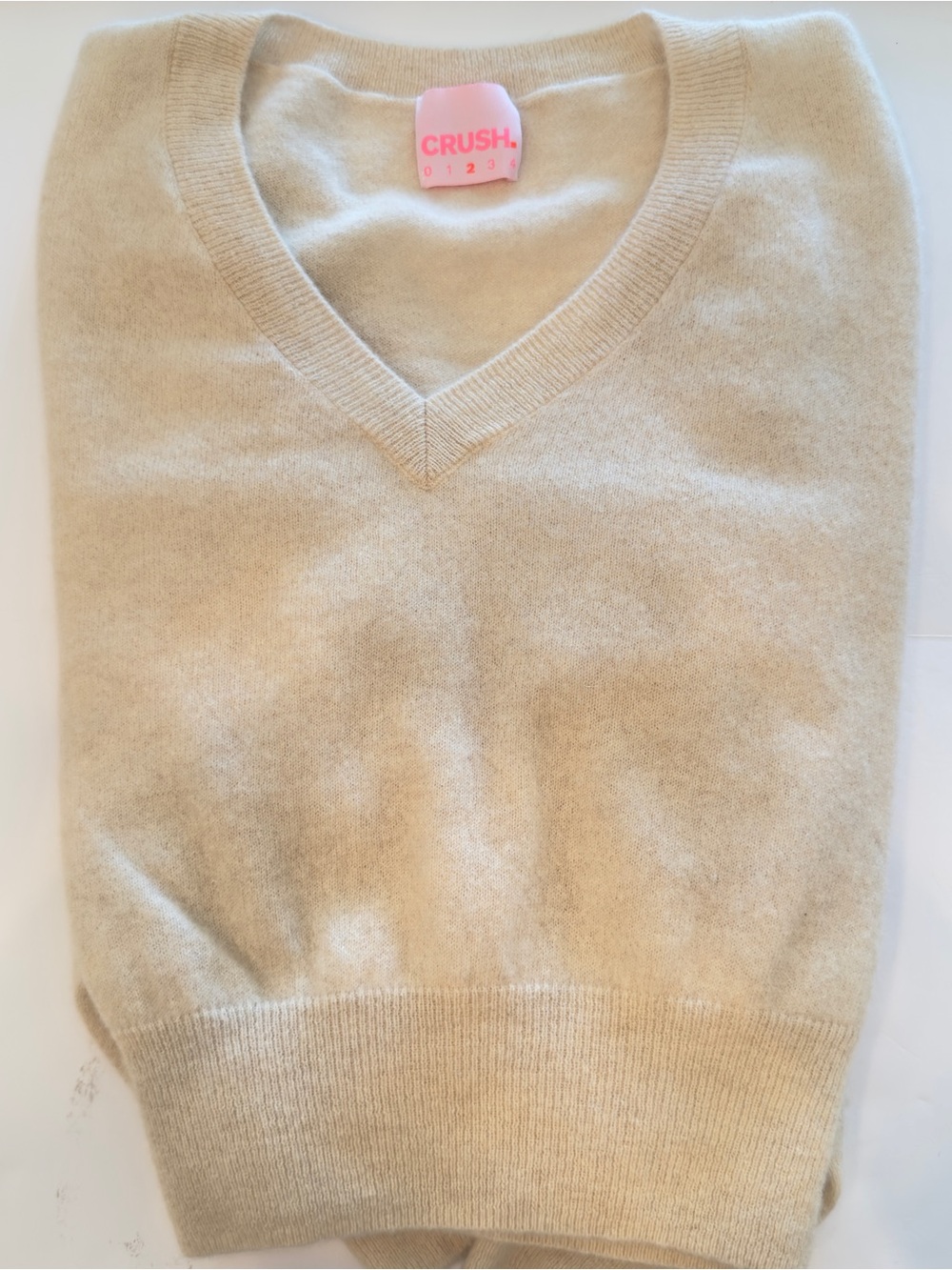 CRUSH 100% Cashmere Balloon Sleeve Neutral V-Neck Sweater Size M - Picture 11 of 11
